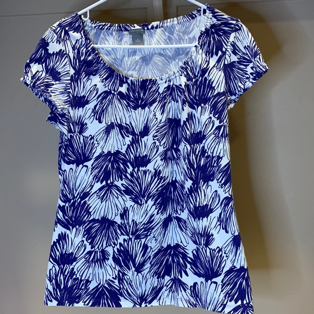Ann Taylor Blue & White Top with Cap Sleeves